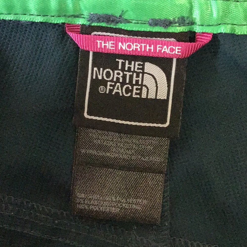 The North Face blue/green shorts with pockets - Picture 9 of 16
